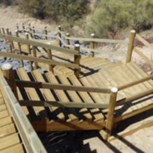 Gerade Treppe - Maderas Menur - viertelgewendelt / Holzstufen / Holz