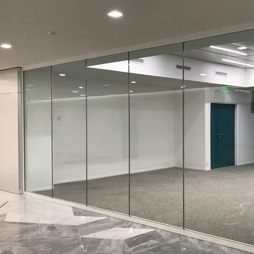 Festinstallierte Trennwand - SteelTeq - ERIBEL FRANCE - fugenlos / mit Glasfront / Stahl