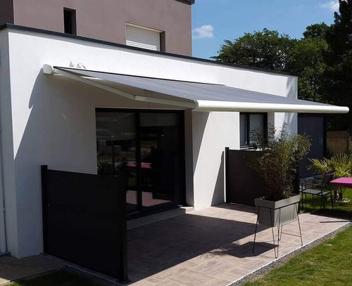 Kassettenmarkise - 131 - USINE-ONLINE - motorisiert / für Gewerbegebrauch / für Terrasse