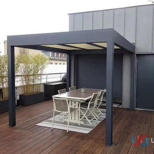Selbsttragende Pergola - USINE-ONLINE - extrudiertes Aluminium / mit Flachdach / mit Dach aus Sandwichpaneelen
