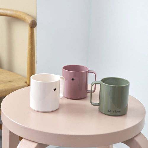 Kunststoff-Tasse - Mini Love - DESIGN LETTERS ApS