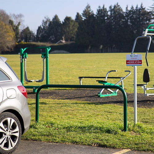 Parkplatzsperre - KNEE RAIL - Jacksons Fencing