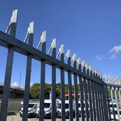 Zaun / geschweißter Maschendraht - BARBICAN® BARBED TOP - Jacksons Fencing - für Wohnhaus / zur beruflichen Nutzung / Industrie
