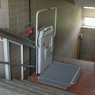 Hebeplattform für Personen mit eingeschränkter Mobilität - Straight - POLLOCK LIFT - für Gebäude / zur beruflichen Nutzung / schräg