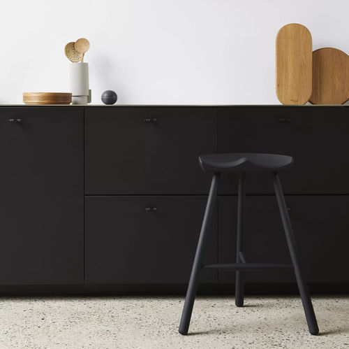 Moderner Barhocker - Shoemaker Chair™ no. 68 - FORM & REFINE - Eiche / Buche / lackiertes Holz