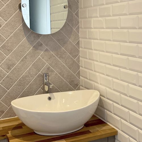 Innenwandverkleidung - BEVEL METRO TILE - RECO SURFACES LTD - Stein / Hochglanz / texturiert
