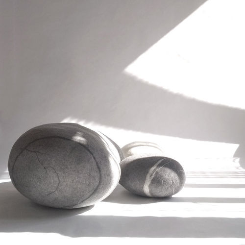 Modernes Sitzkissen - SUNSET - Katsu Stones - Wolle / rund / handgefertigt