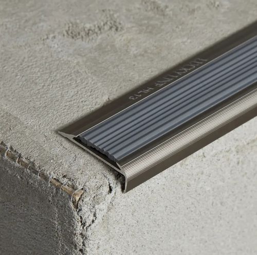 Aluminium-Treppenkante - TPOS decorative material ltd. - rutschfest