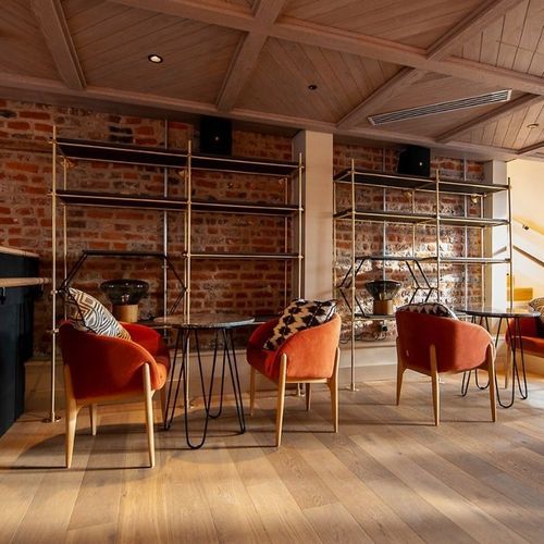 Wandmontiertes Regalsystem - Specialist Joinery Group - hängend / bodenstehend / Stab
