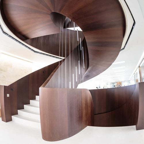 Gerade Treppe - Specialist Joinery Group - viertelgewendelt / halbgewendelt / schrägverzahnt