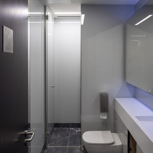Glas-Sanitärkabine - Specialist Joinery Group - für Toiletten / für öffentliche Einrichtungen / feuchtebeständig