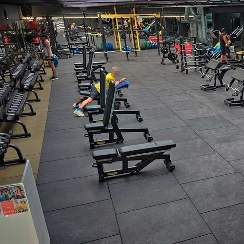 Sportboden für den Innenraum - SPORTPREMIUM   - ECOCAUCHO S.L. - für Außenbereich / Gummi / für sportliche Aktivität