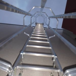 Stationäre Steigleiter mit Rückenschutz - SICURPAL SRL - Aluminium / Industrie / für Außenbereich