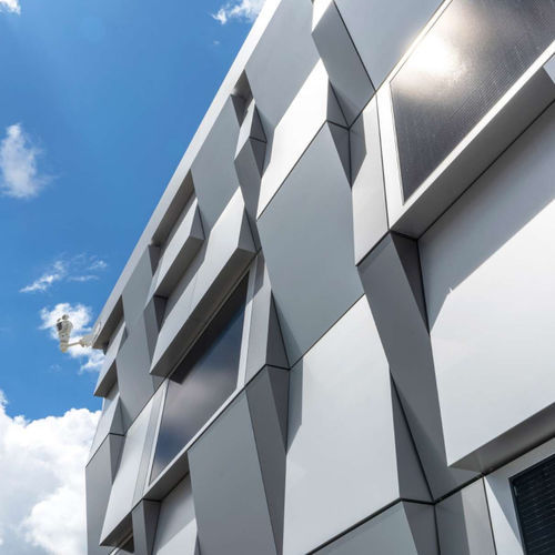 Individuell gestaltbare Fassade - ULTRAWATT PRO