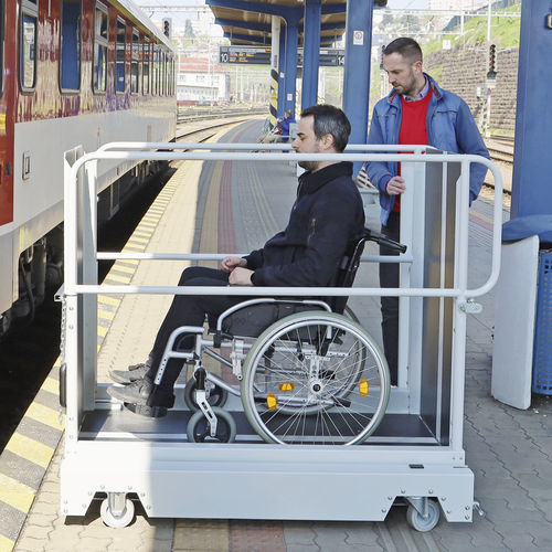 Hebeplattform für Rollstühle - Liftboy 4 - Lehner Lifttechnik - für Gebäude / zur beruflichen Nutzung / für Außenbereich
