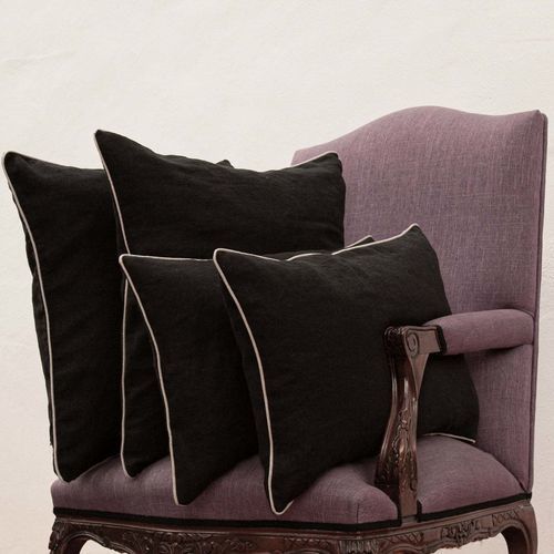 Kissen für Sofas - CLASSIC - dELENZO LINEN FROM EUROPE S.L - Stuhl / für Bett / für den Innenbereich