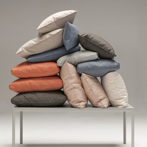 Kissen für Sofas - CUS series - WOW ITALY - für Außenbereich / rund / rechteckig