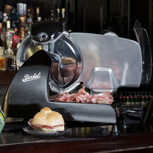 Lebensmittel-Schneidemaschine / für Fleisch- und Wurstwaren - RED LINE 250 BLACK - Berkel - halbautomatisch / Rundmesser / Edelstahl