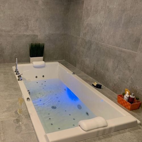 Freistehende Badewanne - TWICE - Preti - zur beruflichen Nutzung / Acryl / modern