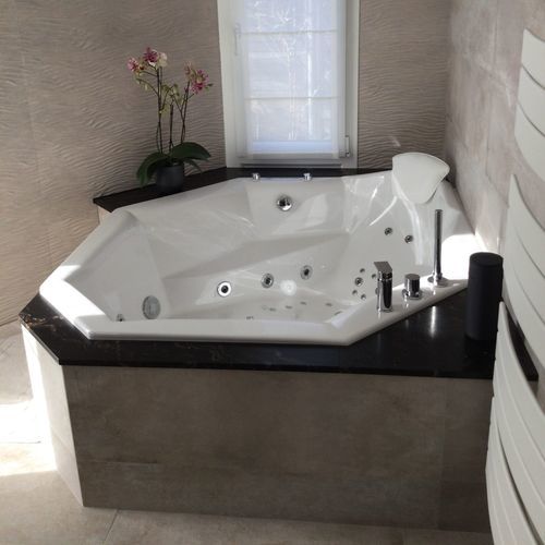 Badewanne für Eckeinbau - ORCHIDÉE - Preti - freistehend / zur beruflichen Nutzung / medizinisch
