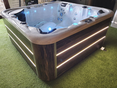 Whirlpool zum Aufstellen - Tropic - Catalina Spas - quadratisch / Sechssitzer / Aluminium