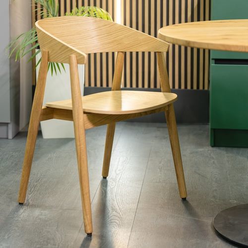 Moderner Stuhl - CHESTER - Meubles des Carpates - für den Innenraum / für Wohnzimmer / Eiche