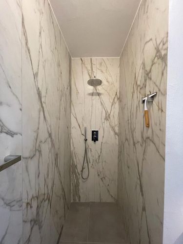 Begehbare Dusche - IKTO Design - Keramik / rechteckig / für Gewerbegebrauch