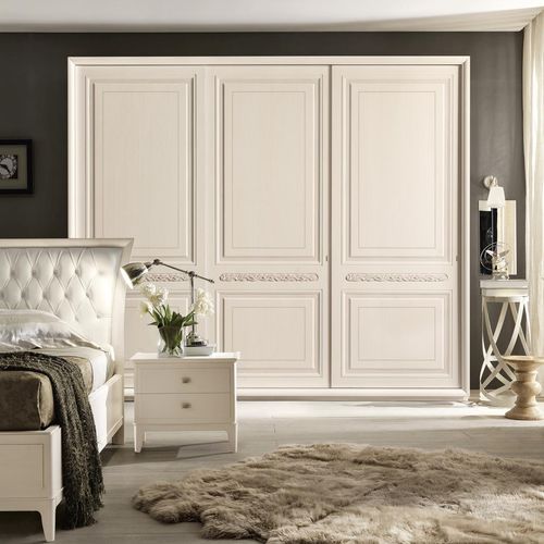 Klassischer Kleiderschrank - CEDRO - benedetti MOBILI - Holz / mit Schwingtür / mit Schiebetür