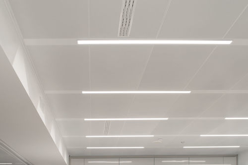 Zwischendecke / galvanisiertem Stahl - VERT BANDRASTER - Vertebra - Aluminium / Platten / für Büro