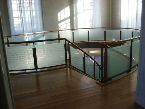 Moderne Seitenmarkise für Terrasse - 17 - Infiniglass - Glas / gewölbtes Glas / Vorderseite aus Hartglas