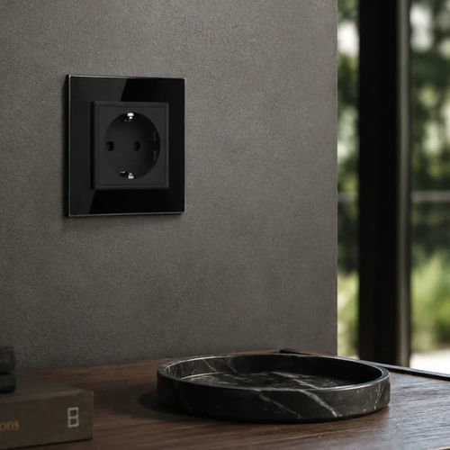 Wandmontierte Steckdose - PP-EU-12B - LightON - bündig / Vorderseite aus Hartglas / modern