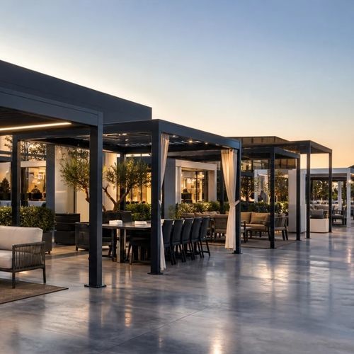 Angebaute Pergola - ALUX Pergola - selbsttragend / mit Bodenverankerung / Aluminium