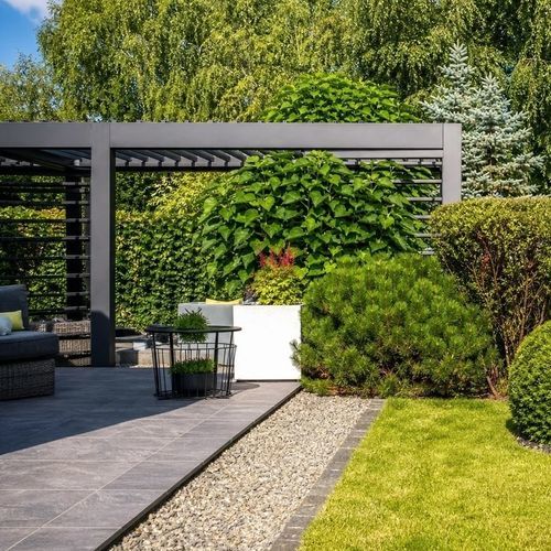 Angebaute Pergola - ALUX Pergola - selbsttragend / mit Bodenverankerung / Aluminium