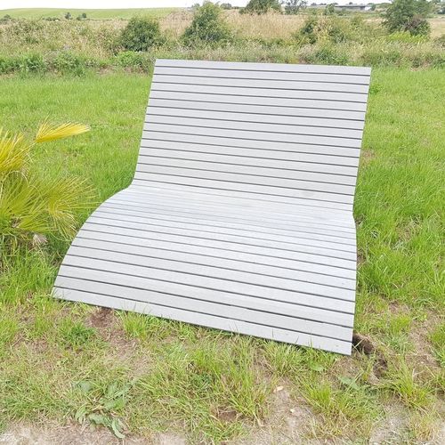 Moderne Sonnenliege - Urban'Ex - aus recyceltem Material / Stahl / für öffentliche Bereiche