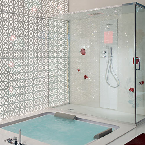 Modernes Badezimmer - WELLNESS - BRUMMEL - Marmor / Stahl