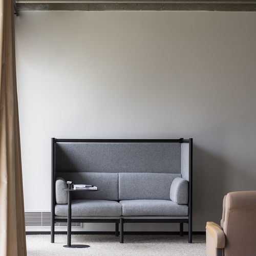 Modernes Sofa - DAN  - BULO - Stoff / Massivholz / grau