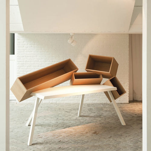 Schreibtisch / originelles Design - OVERDOSE - BULO - Eiche / MDF / Sperrholz
