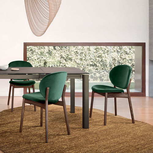 Moderner Stuhl - inès - calligaris - für den Innenraum / Leder / Gestell aus Massivholz
