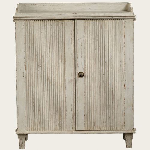 Hohes Sideboard - GUS 144  - CHELSEA TEXTILES - Gustavianischer Stil / Massivholz / gestrichenes Holz
