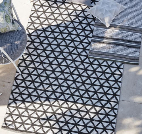 Moderner Teppich - DELRAY NOIR - DESIGNERS GUILD - mit geometrischen Motiven / Polyester / rechteckig