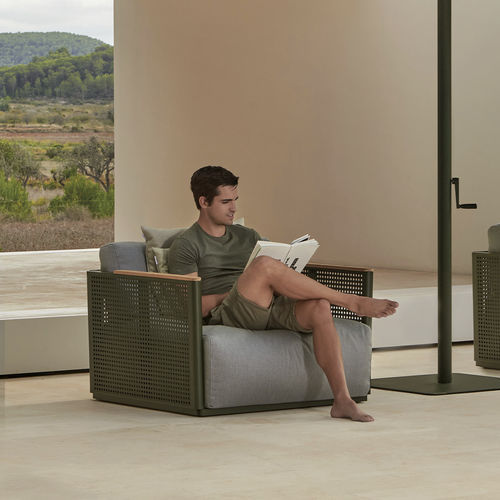 Moderner Sessel - BOSC - GANDIA BLASCO - abperlendes Gewebe / thermolackiertes Aluminium / Lochblech
