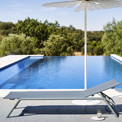 Moderne Sonnenliege - STACK - GANDIA BLASCO - Batyline® / abperlendes Gewebe / thermolackiertes Aluminium