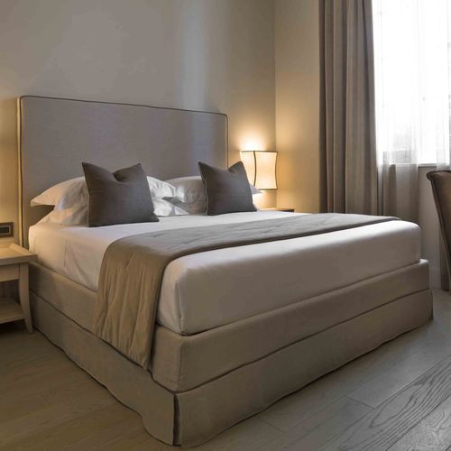 Doppelbett - BALMAIN - VILLEVENETE BY GATTI - Design / Polster / gepolstertes Kopfteil
