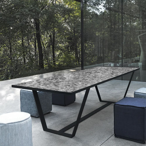 Design-Tisch - BAKER ISLAND - VILLEVENETE BY GATTI - Lochblech / Keramik / Gestell aus gestrichenem Metall