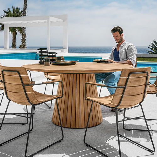 Moderner Esstisch - WHIRL - GLOSTER - Teakholz / Gestell aus Teakholz / rund