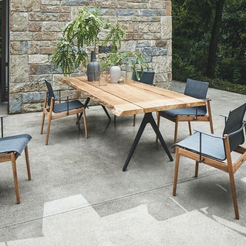 Moderner Esstisch - RAW - GLOSTER - Teakholz / Aluminium / Gestell aus Aluminiumguss