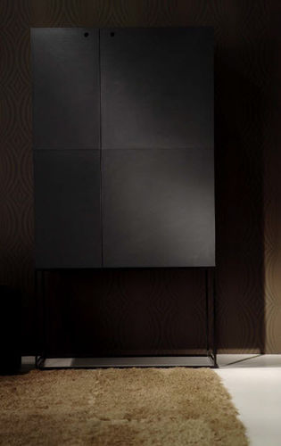 Sideboard mit hohen Beinen - ARABESQUE | HIDE - IVANO REDAELLI - modern / lackiertes Holz / Metall