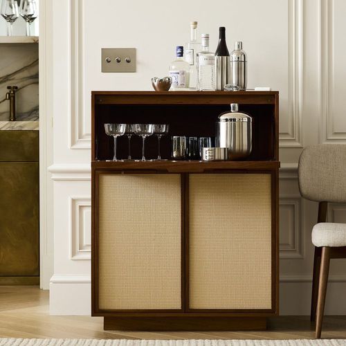 Moderner Barschrank - Douglas Tatami - West Elm - Holzfurnier / Akazie / mit Flügeltür