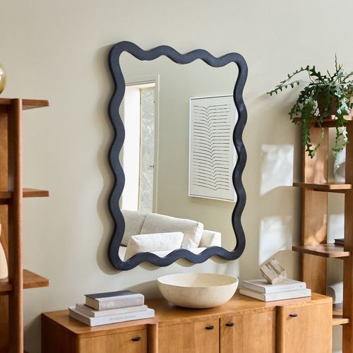 Wandmontierter Spiegel - Wavy  - West Elm - modern / Holz / schwarz