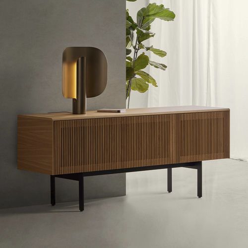 Sideboard mit hohen Beinen - MALMÖ TECHNIC - punt mobles - modern / Eiche / Nussbaum